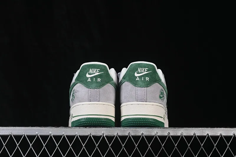 All categories Nk Air Force 1 Air Force series Nk Air Force 1 Low Air Force low-top Nike Air Force 1'07 Low gray and green full print Air Force 1 low-top casual sneakers DW8806-002